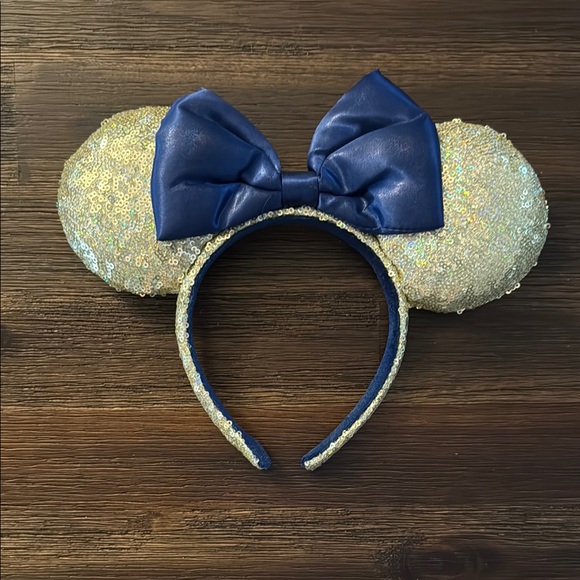 Disney Accessories - Walt Disney World 50th Anniversary Gold Sequin EARidescent Blue Bow Ear Headband